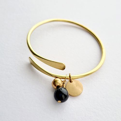 brass bracelet+onyx gemstone+brass tokens