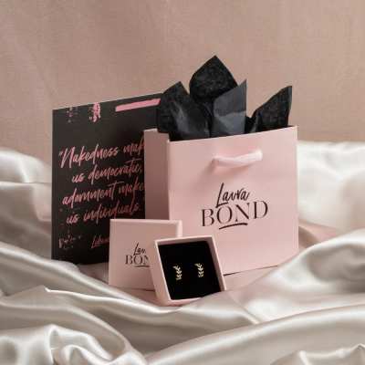 Laura Bond gift bag