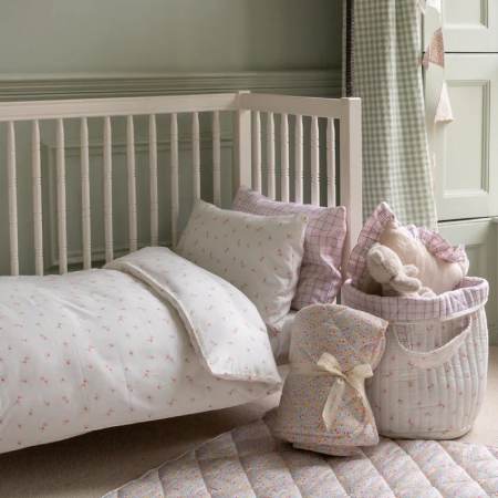Avery Row Organic Cotbed Bedding Set