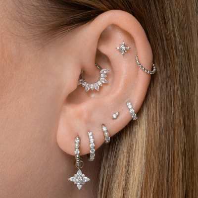 Laura Bond stud earring